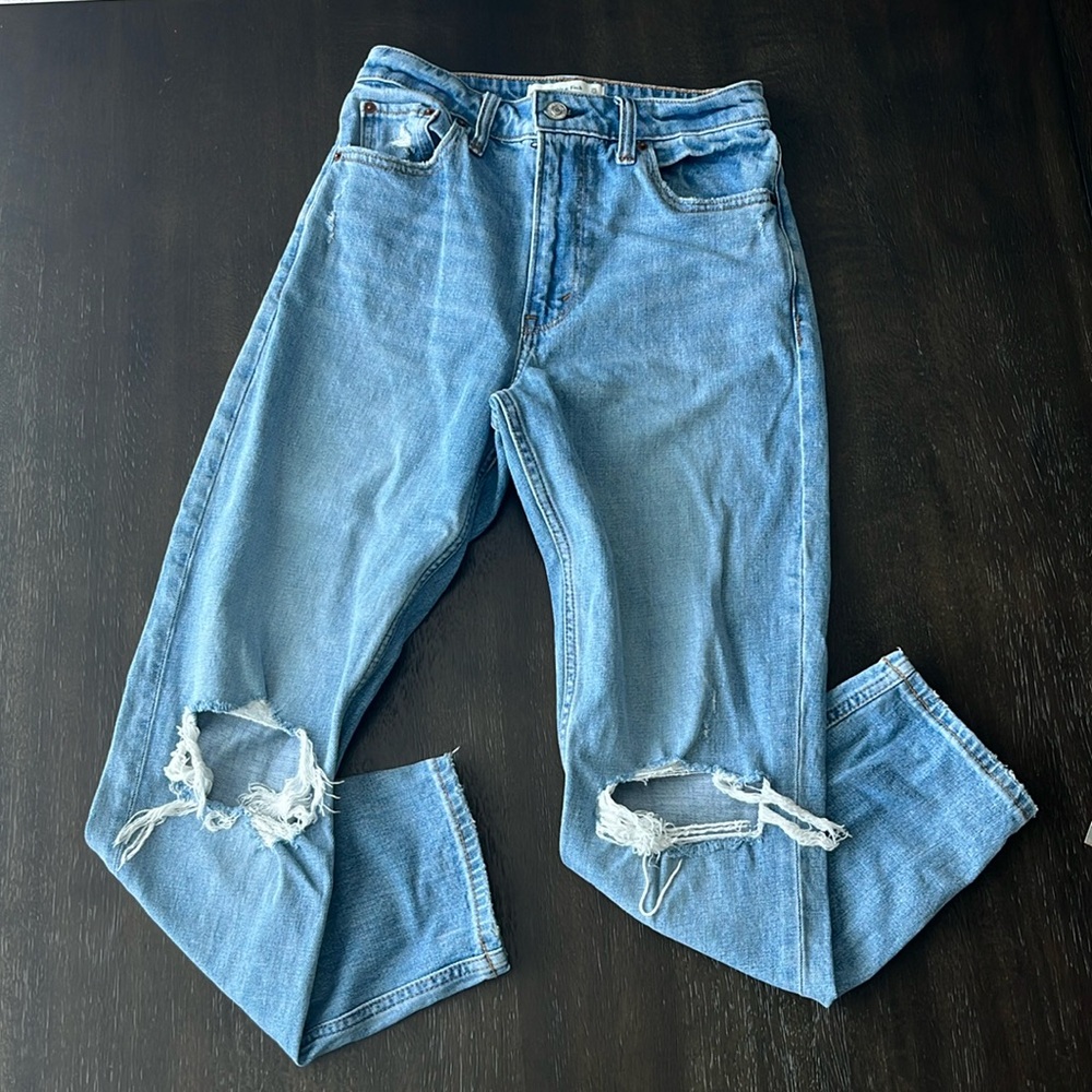 Abercrombie & Fitch high rise “The Mom” jeans